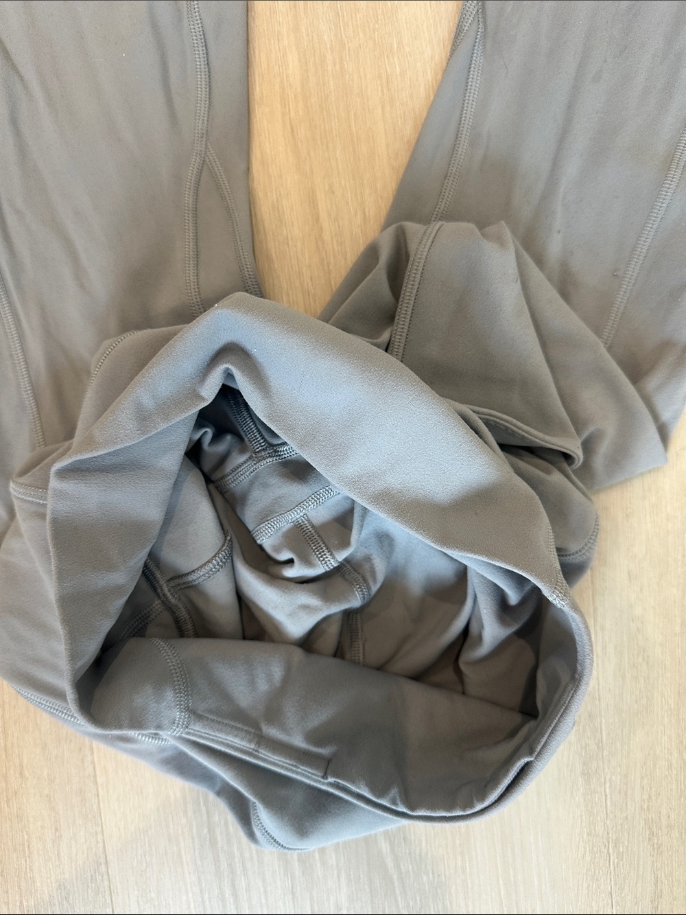 lululemon Gray High-Waist Active Leggings with pockets - Picture 3 of 4